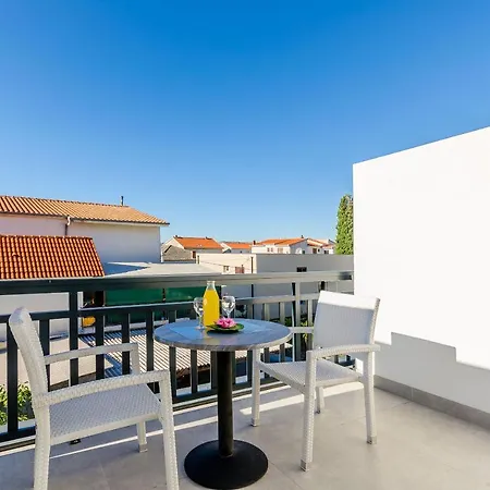 Saints Kastela Guest house 3*