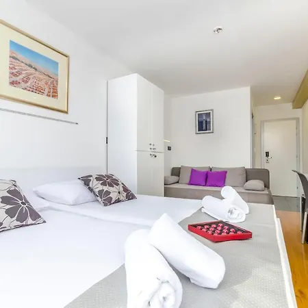 Guest house Saints Kastela