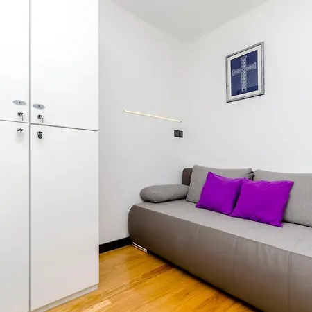 Guest house Saints Kastela 3*