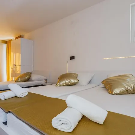 Guest house Saints Kastela 3*