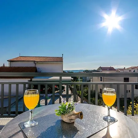 Saints Kastela Guest house