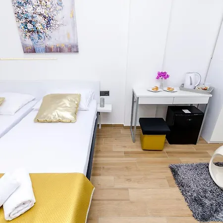 Saints Kastela Guest house