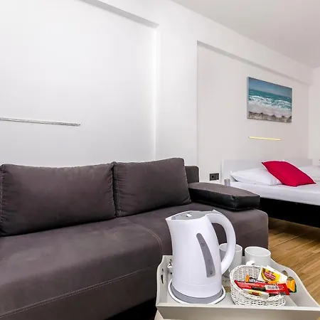 Saints Kastela Guest house 3*