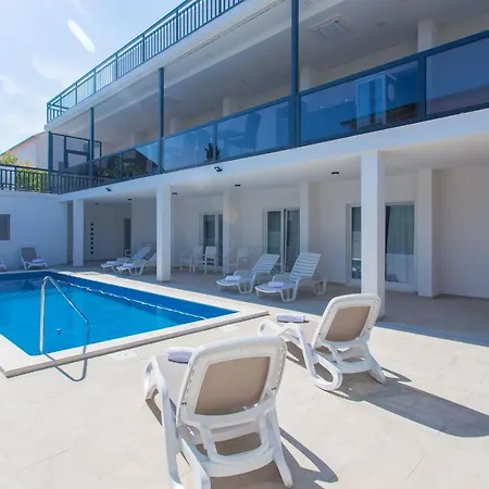 Guest house Saints Kastela
