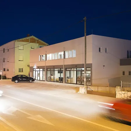 Saints Kastela Vendégház Kaštel Štafilić
