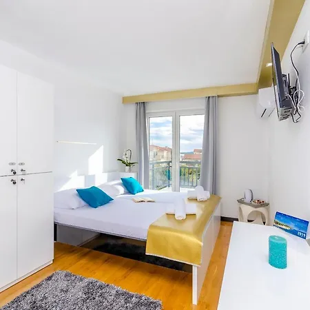 Saints Kastela Penzion