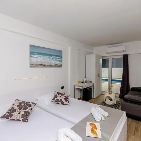 Penzion Saints Kastela 3*